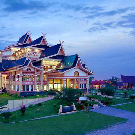 Monoloog Hotel Pekanbaru Exterior photo
