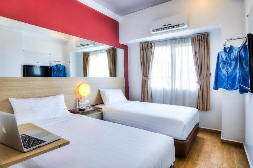 Monoloog Hotel Pekanbaru Exterior photo