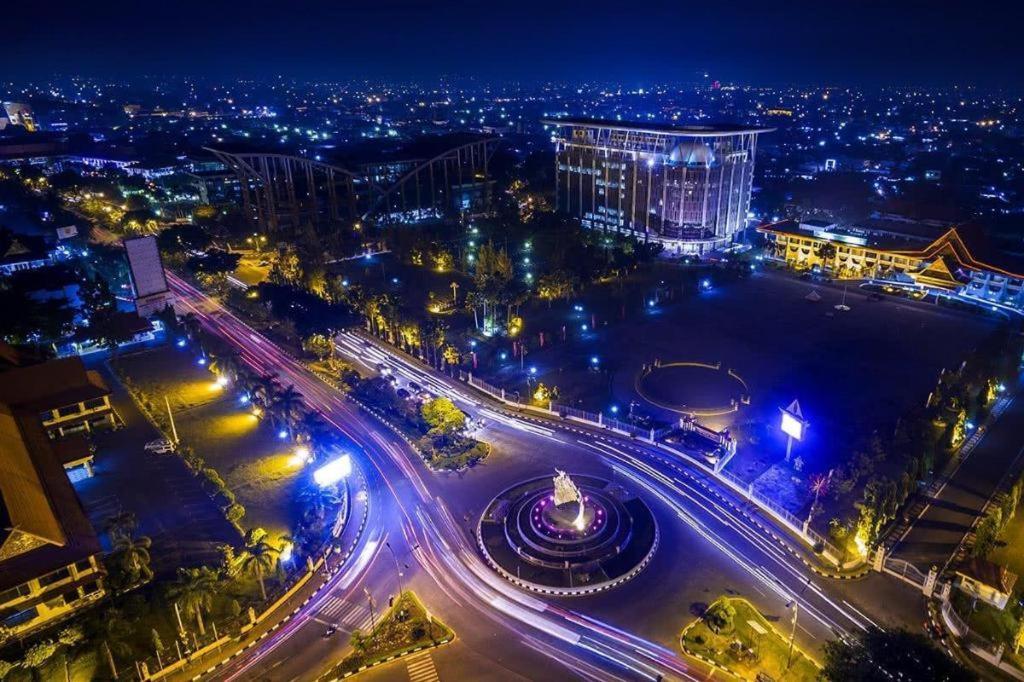 Monoloog Hotel Pekanbaru Exterior photo