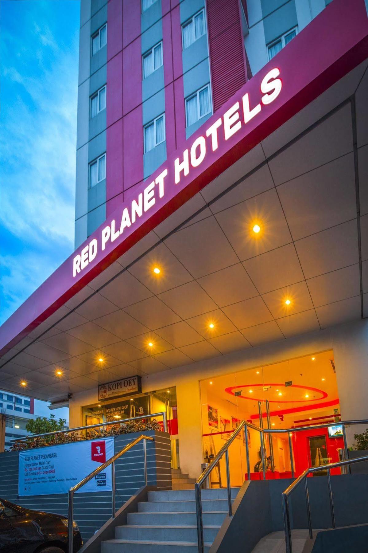 Monoloog Hotel Pekanbaru Exterior photo