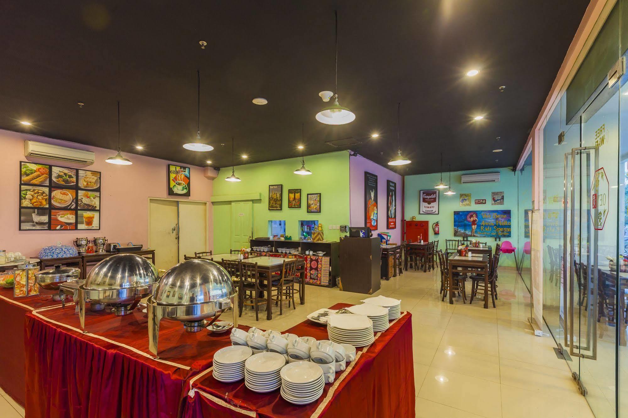 Monoloog Hotel Pekanbaru Exterior photo